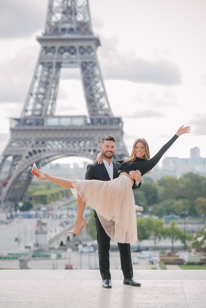 Photography in Paris has never been this fun - cute couple having fun in Paris